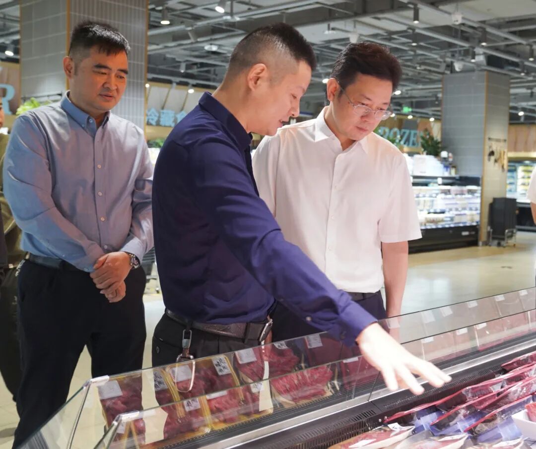 黄军其督导检查节前安全生产、食品 安全包保工作