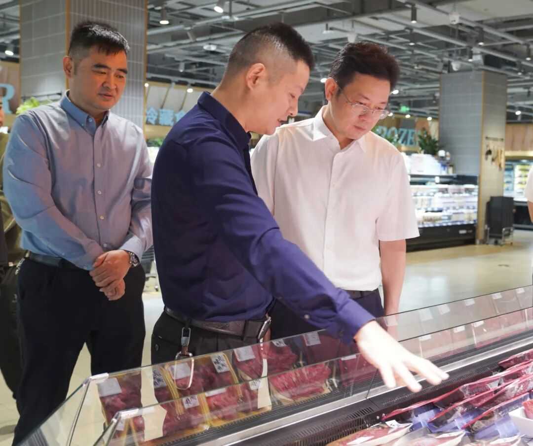 黄军其督导检查节前安全生产、食品安全包保工作