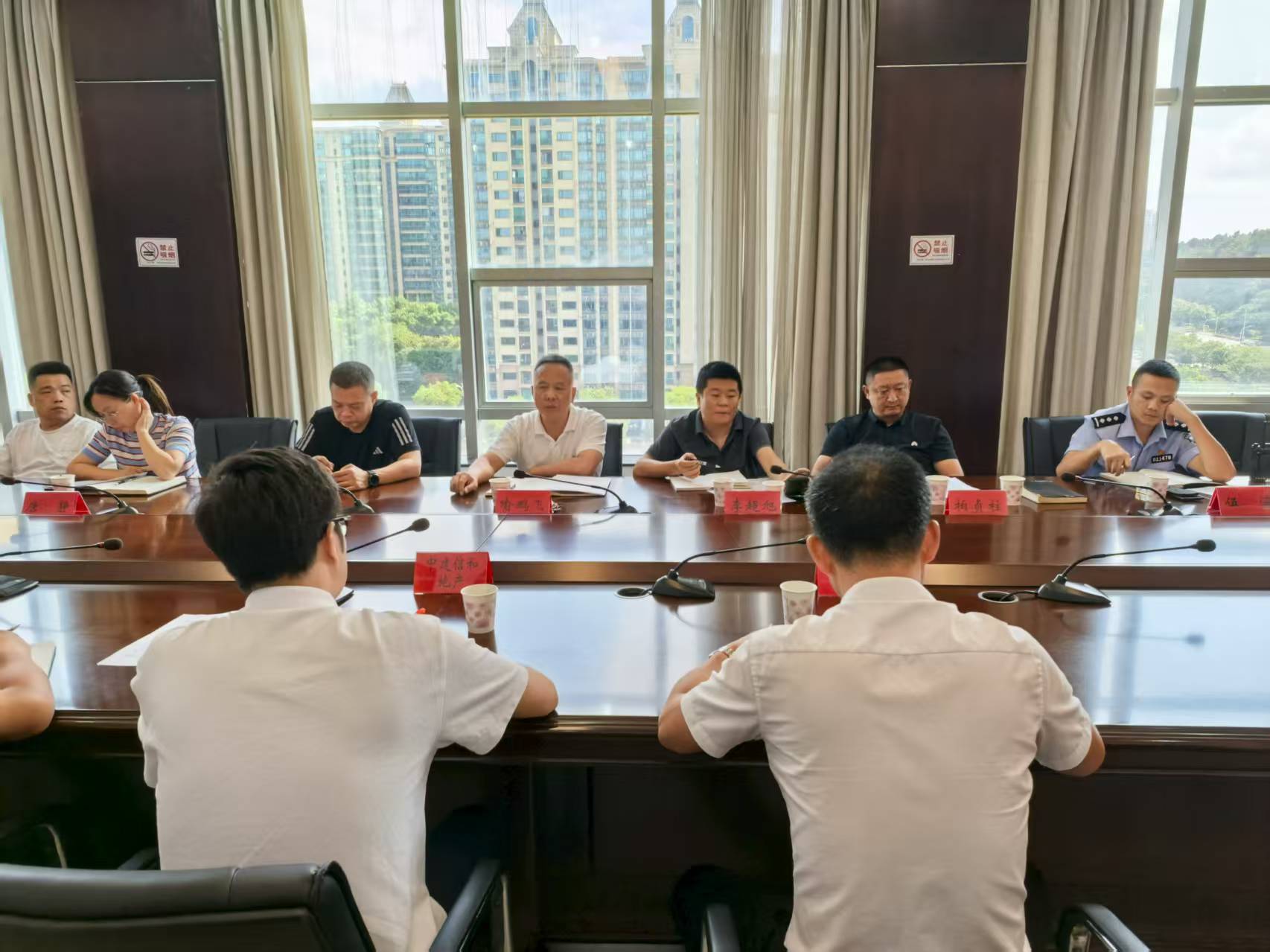 洞井街道组织召开中建嘉和城小区油烟扰民问题工作调度会议